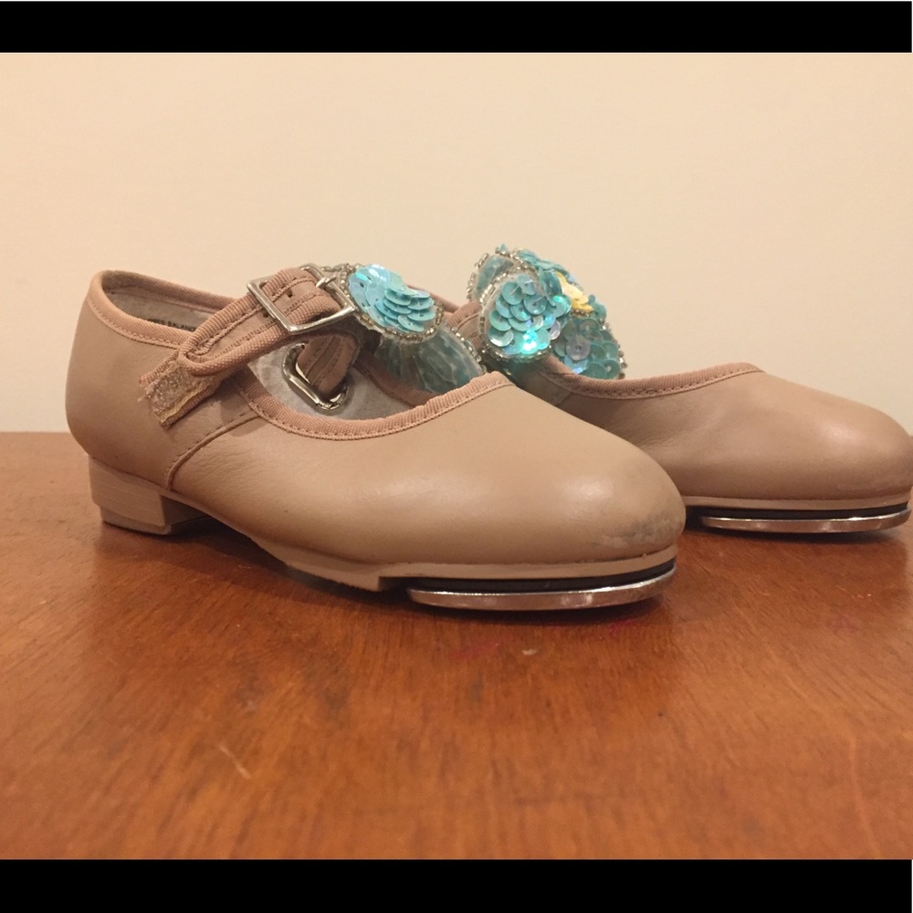 Capezio Easy Strap Tap shoes